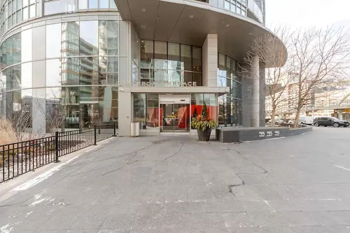 Luxurious Condo With A Lake View Toronto