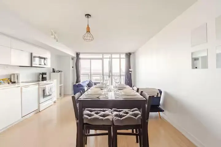 Apartment Luxurious Condo With A Lake View Toronto
